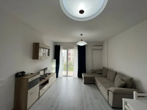 Tirane, jepet me qera apartament 2+1+Ballkon Kati 2, 90 m² 500 € (rruga Teodor Keko)