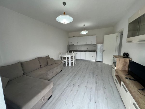 Tirane, jepet me qera apartament 2+1+Ballkon Kati 2, 90 m² 500 € (rruga Teodor Keko)