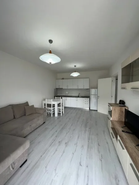 Tirane, jepet me qera apartament 2+1+Ballkon Kati 2, 90 m² 500 € (rruga Teodor Keko)