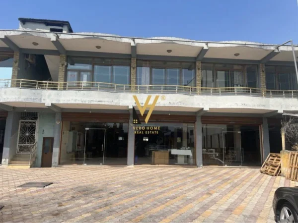 Tirane, jepet me qera ambjent biznesi Kati 0, 1.550 m² 4.500 € (BATHORE)