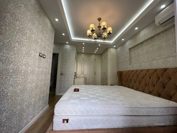Tirane, jepet me qera 2+1+Ballkon Kati 2, 95 m² 500 € (rruga teodor keko)