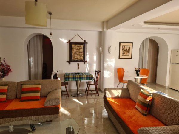 Tirane, jepet me qera apartament 2+1 Kati 1, 90 m² 400 € (Qytet Studenti)