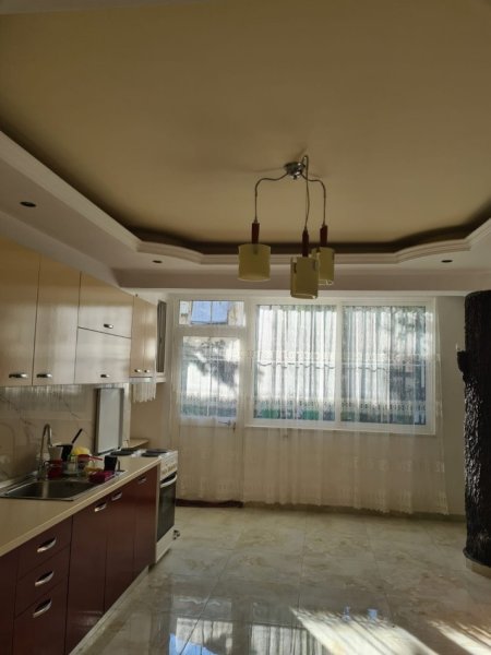 Tirane, jepet me qera apartament 2+1 Kati 1, 90 m² 400 € (Qytet Studenti)