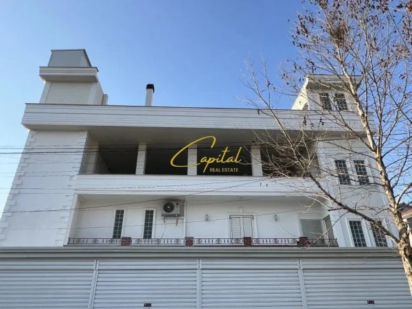 Tirane, jepet me qera ambjent biznesi Kati 2, 300 m² 800 € (PASKUQAN)