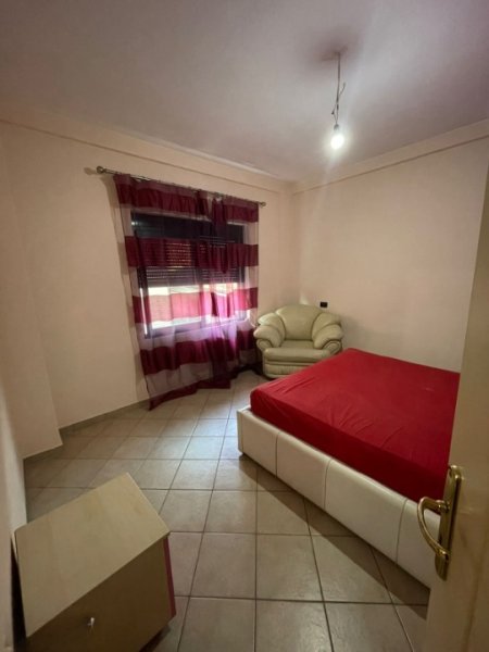 Tirane, jepet me qera apartament 1+1 Kati 1, 52 m² 350 € (Selitë)