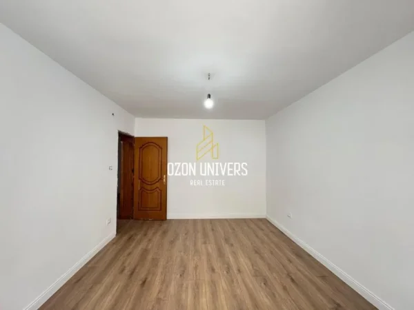 Ambient biznesi për qira në Bllok , 800€/muaj