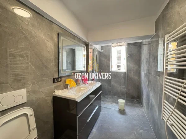 Ambient biznesi për qira në Bllok , 800€/muaj