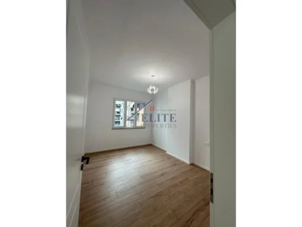 Tirane, shitet apartament 2+1 Kati 4, 86 m² 133.000 € (Astir)