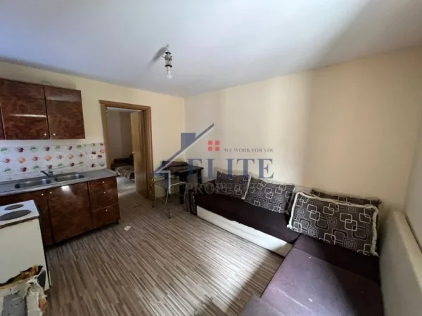 Tirane, shitet apartament 1+1 Kati 1, 37 m² 35.000 € (Kombinat)