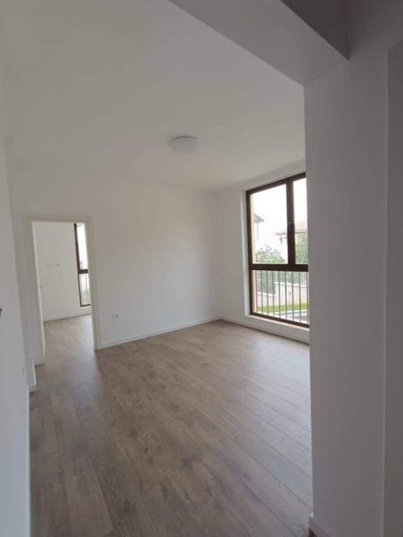 Tirane, jepet me qera Vile 3 Katshe Kati 1, 540 m² 3.000 € (rruga 3 Vellezerit Kondi)