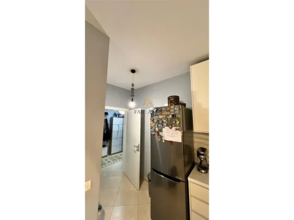 Tirane, shitet apartament 1+1 Kati 1, 82 m² 103.000 € (FRESKU)