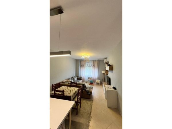 Tirane, shitet apartament 1+1 Kati 1, 82 m² 103.000 € (FRESKU)