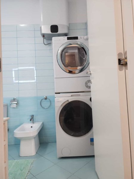 Tirane, jepet me qera apartament 2+1+Ballkon Kati 2, 100 m² 600 € (astir)