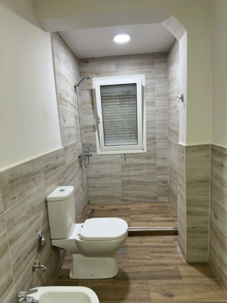 Tirane, shitet apartament 2+1+Ballkon Kati 1, 74 m² 120.000 € (Kostaq Cipo)