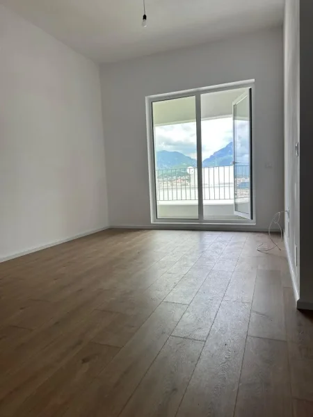 Tirane, shes apartament 2+1+Ballkon Kati 7, 85 m² 120.000 € 