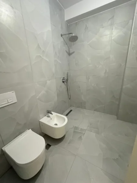 Tirane, shes apartament 2+1+Ballkon Kati 7, 85 m² 120.000 € 