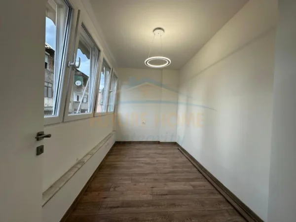 Tirane, shitet apartament 2+1,  Kati 3, 77 m² 195.000 € (Rruga e Elbasanit)