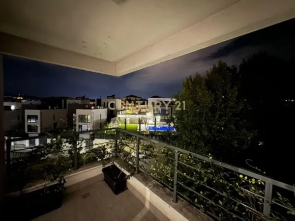 Tirane, shitet apartament 2+1 Kati 2, 85 m² 237.000 € (Rruga e Vilave)