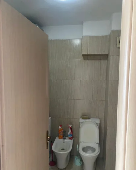Tirane, jepet me qera apartament 2+1+Ballkon Kati 6, 120 m² 500 € (Ali Dem)