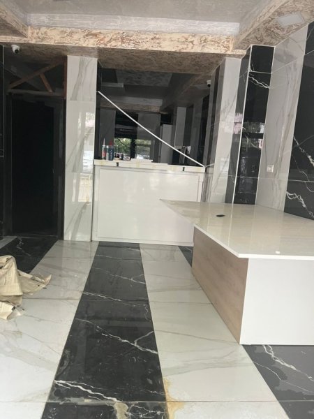 Tirane, jap me qera dyqan Kati 0, 60 m² 800 € (ali demi)