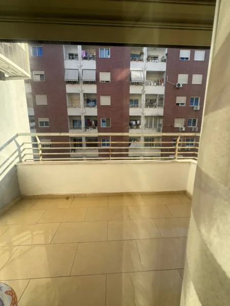Tirane, jepet me qera apartament 1+1+Ballkon Kati 5, 90 m² 450 € (Astir)