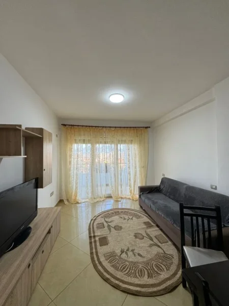 Tirane, jepet me qera apartament 1+1+Ballkon Kati 5, 90 m² 400 € (Astir Pallati i Bar Oslos)