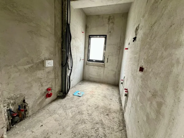 Turquoise Marina (Gjiri Lalzit) shitet Vile me oborr