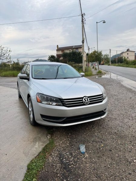 Tirane, shitet makine VW Passat 2013 Benzin, gri metalizato automatik 5.500 €