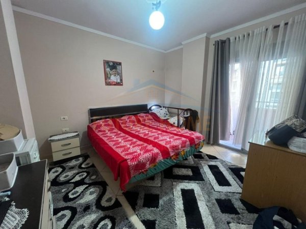 Tirane, shitet apartament 2+1+Ballkon Kati 4, 95 m² 128.000 € (Unaza e Re)