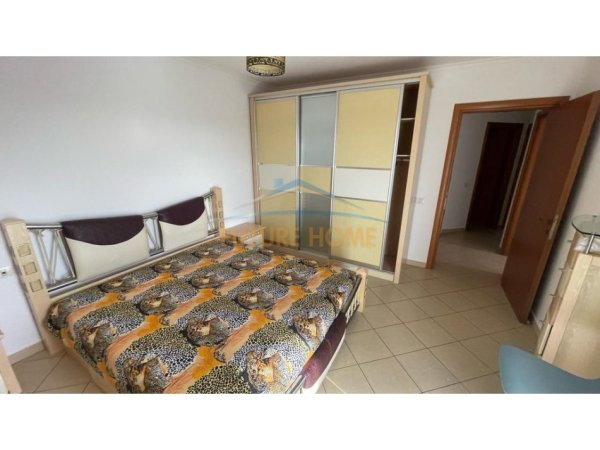 Tirane, jepet me qera apartament 2+1+Ballkon Kati 5, 114 m² 450 € (Rruga e Dibres, Shkolla e Bashkuar)