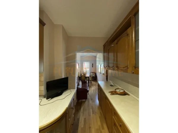 0683487469  Tirane, shitet apartament 3+1+Aneks+Ballkon Kati 6, 150 m² 400.000 € (Tek SHALLVARET)