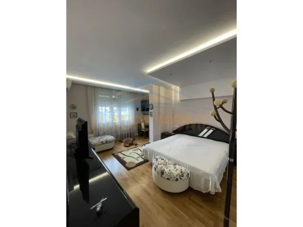 0683487469  Tirane, shitet apartament 3+1+Aneks+Ballkon Kati 6, 150 m² 400.000 € (Tek SHALLVARET)