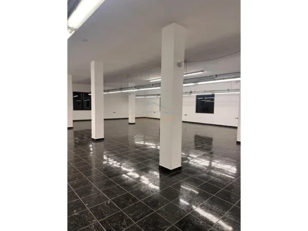 0683487469 KAMEZ , jepet me qera ambjent biznesi Kati 2, 420 m² 2.100 € (KAMEZ Qender)