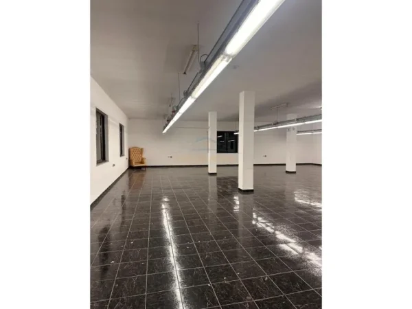 0683487469 KAMEZ , jepet me qera ambjent biznesi Kati 2, 420 m² 2.100 € (KAMEZ Qender)