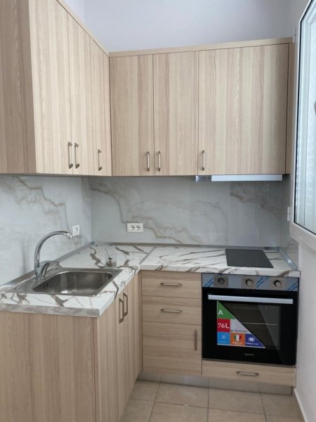 Durres, jap me qera apartament 1+1 Kati 2, 50 m² 300 € (Rruga Porta e Dijes)