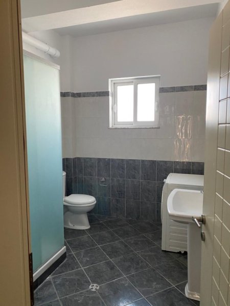 Durres, jap me qera apartament 1+1 Kati 2, 50 m² 300 € (Rruga Porta e Dijes)