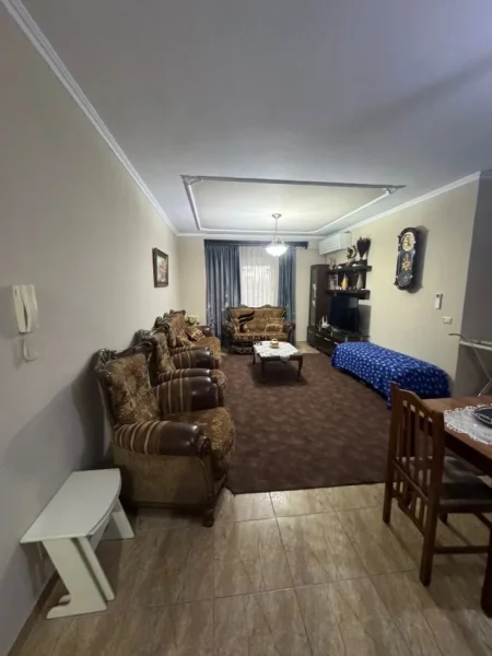 Tirane, jepet me qera apartament 2+1+Ballkon Kati 3, 108 m² 500 € (ASTIR)