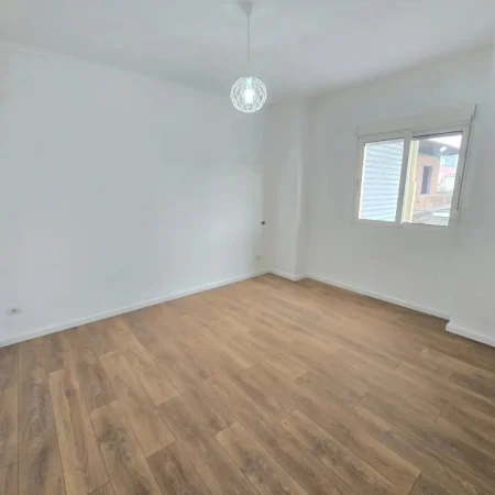 Durres, shes apartament 2+1 Kati 1, 68 m² 74.000 € (PLAZH DURRES)