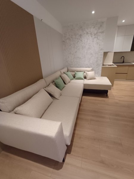 Shitet apartament 2+1 KAFE FLORA  260.000 €