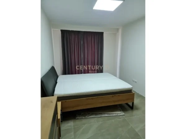 Tirane, jepet me qera apartament 3+1+Aneks+Ballkon Kati 6, 129 m² 700 € (Neom114114)
