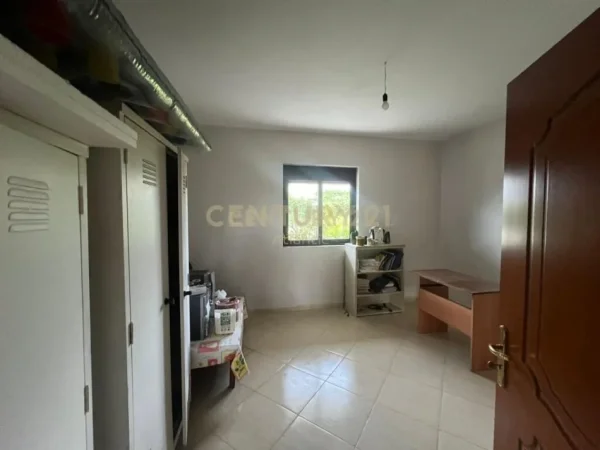Durres, shitet shtepi 2+1 Kati 1, 345 m² 125.000 € (Ish Kenet Durres)