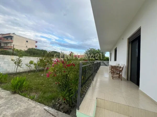 Durres, shitet shtepi 2+1 Kati 1, 345 m² 125.000 € (Ish Kenet Durres)