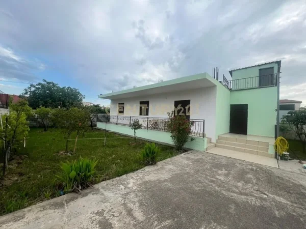 Durres, shitet shtepi 2+1 Kati 1, 345 m² 125.000 € (Ish Kenet Durres)