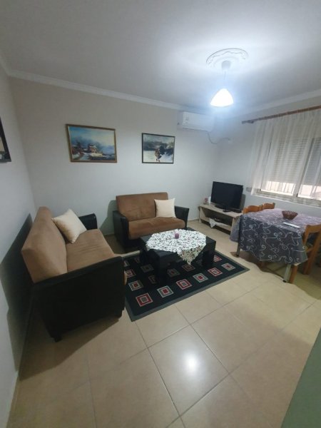 Tirane, jepet me qera apartament 2+1+Ballkon Kati 2, 70 m² 600 € (Rruga e Durresit)