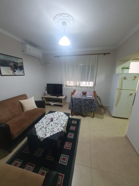 Tirane, jepet me qera apartament 2+1+Ballkon Kati 2, 70 m² 600 € (Rruga e Durresit)