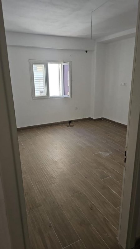 Tirane, shitet apartament 1+1 Kati 2, 70 m² 120.000 € (SELITE)