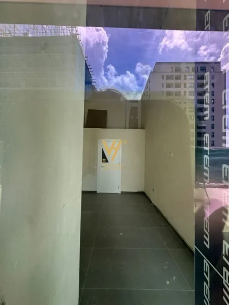 Tirane, shitet dyqan Kati 0, 20 m² 73.000 € (ISH FUSHA E AVIACIONIT)