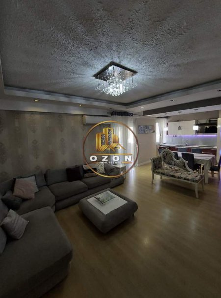 Tirane, jepet me qera apartament 3+1+A+BLK Kati 6, 140 m² 700 Euro (RRUGA E BARRIKADAVE)