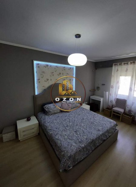 Tirane, jepet me qera apartament 3+1+A+BLK Kati 6, 140 m² 700 Euro (RRUGA E BARRIKADAVE)