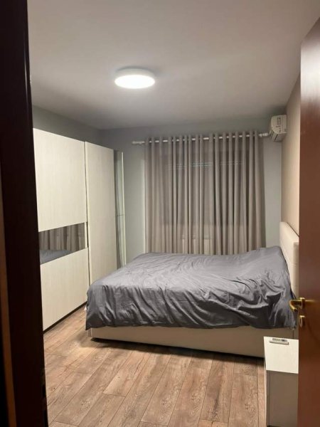 Tirane, jepet me qera apartament 2+1+BLK Kati 1, 102 m² 500 Euro (Komuna e parisit)